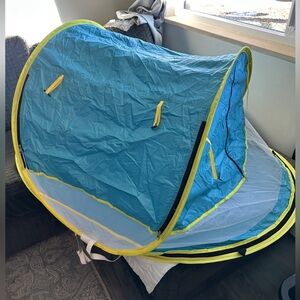 Baby Beach Blue Pop-Up Tent with Yellow Trim